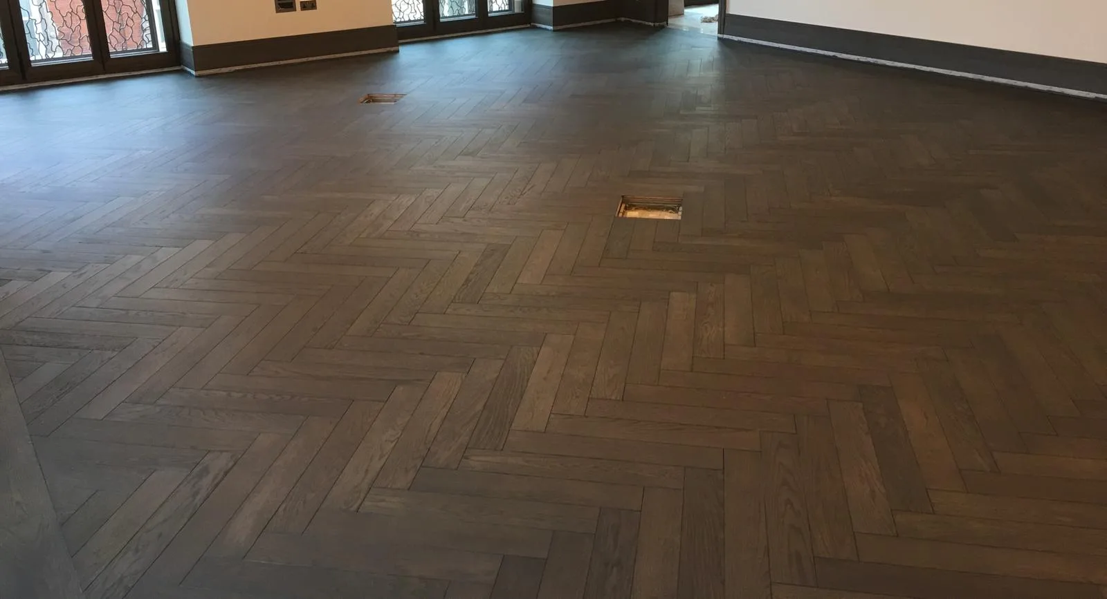 Engineered oak - brushed bevelled herringbone