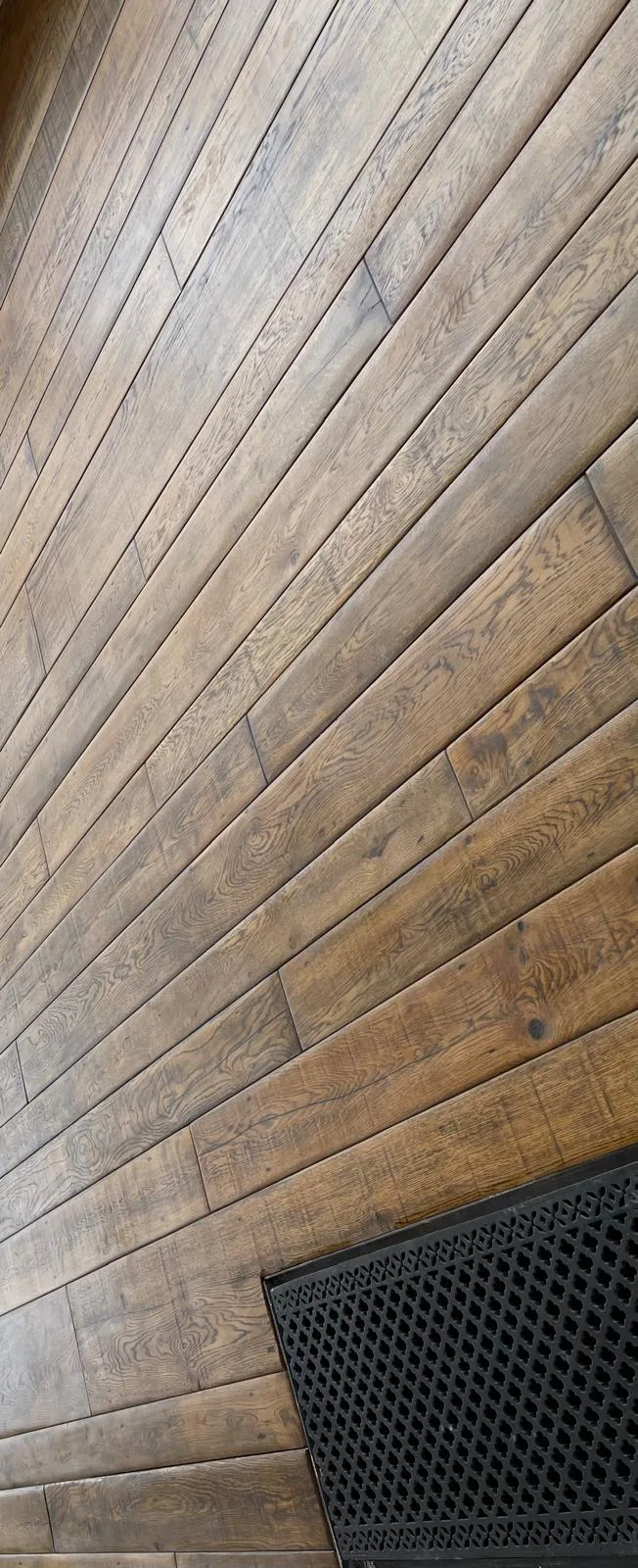 Engineered reclaimed oak - mix width plank